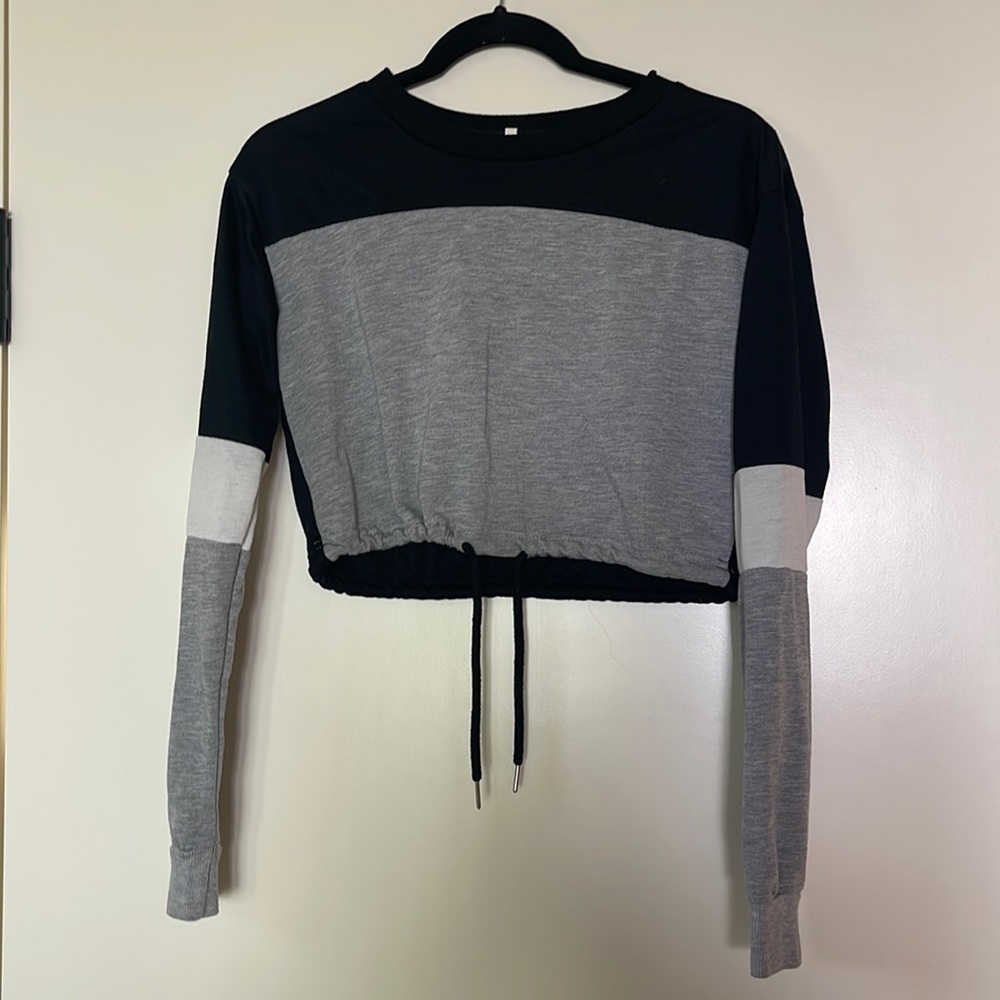 Black and gray color block crop sweatshirt